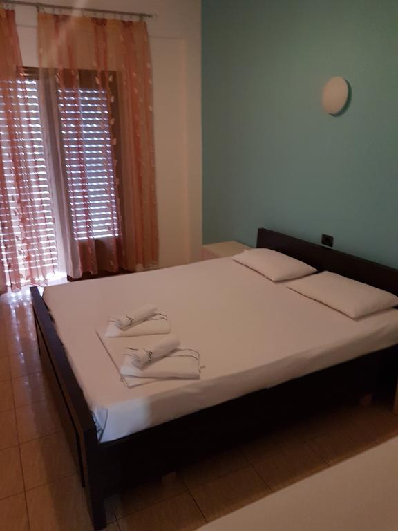 Vila Melpo Apartments Ilias Eksteriør bilde