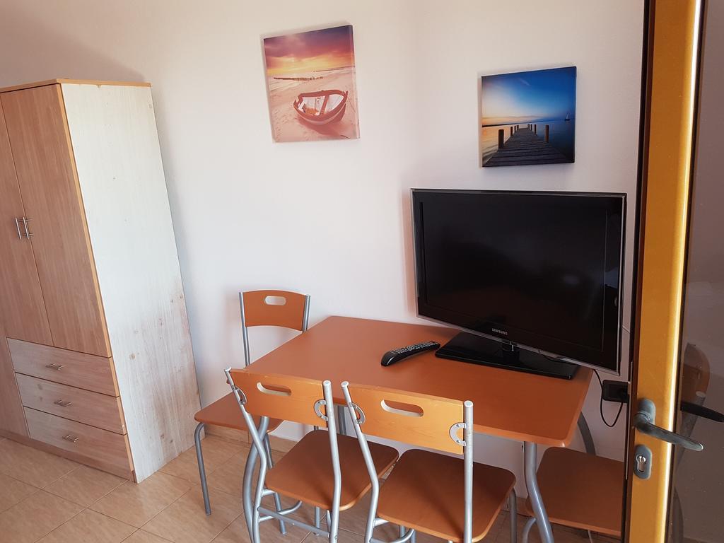 Vila Melpo Apartments Ilias Eksteriør bilde