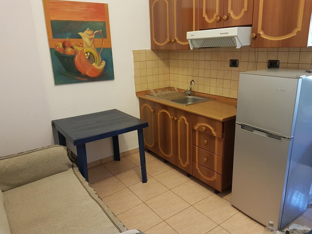 Vila Melpo Apartments Ilias Eksteriør bilde