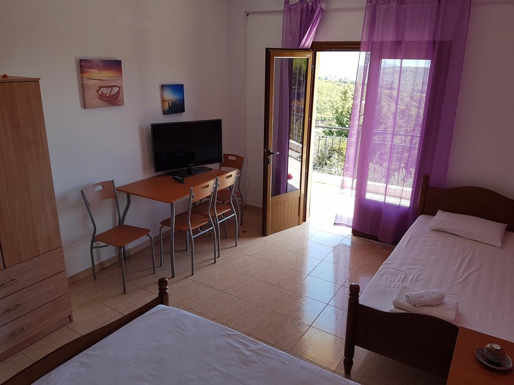 Vila Melpo Apartments Ilias Eksteriør bilde